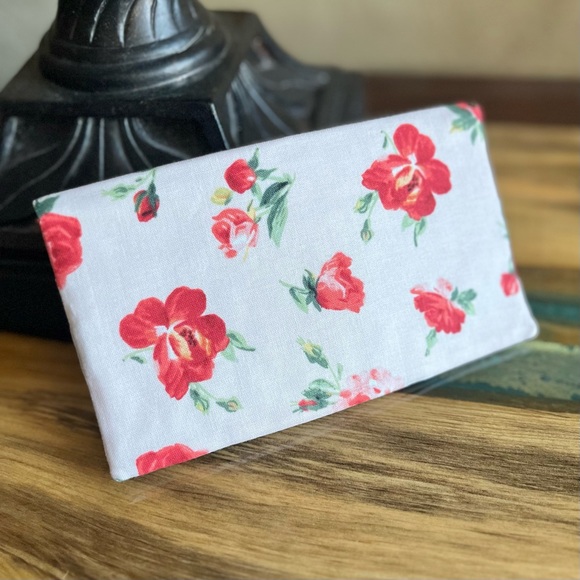 Roses and vines Print Cash Envelope/Receipt holder Fabric Handmade Wallet - Picture 2 of 4
